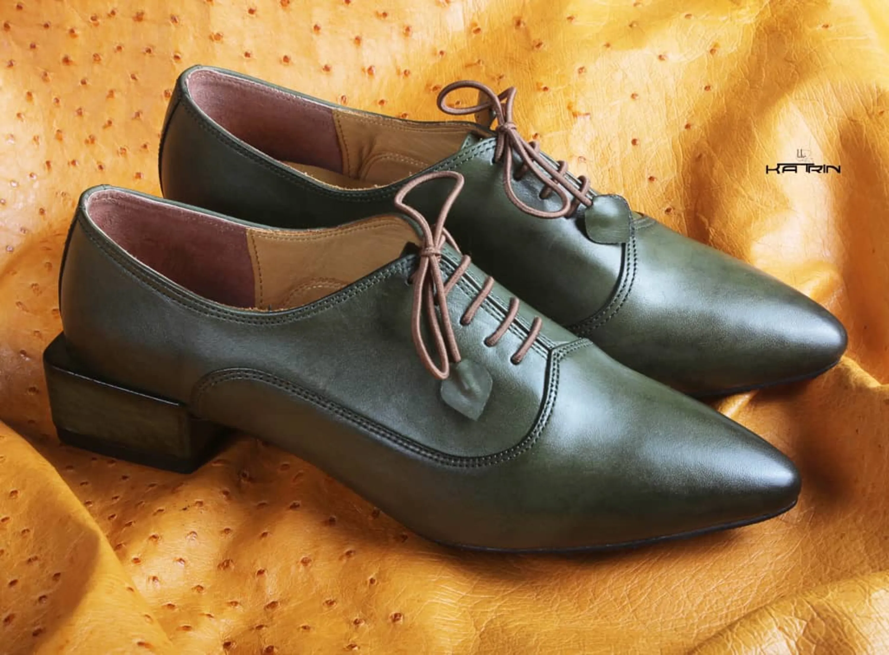 کفش زنانه چرم 423 کفش زنانه چرم 423